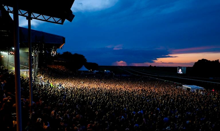 Olly Murs at Newmarket 2017 (a).jpg