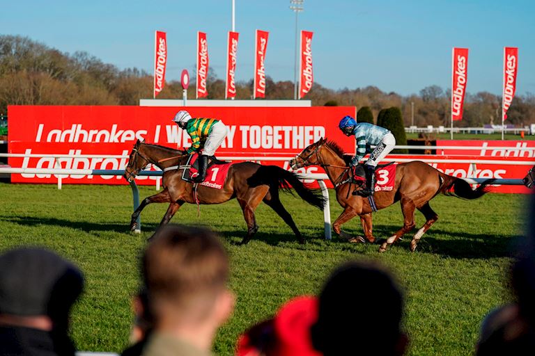 DECLARED RUNNERS FOR DAY ONE OF THE LADBROKES CHRISTMAS FESTIVAL – BOXING DAY, TUESDAY 26TH DECEMBER