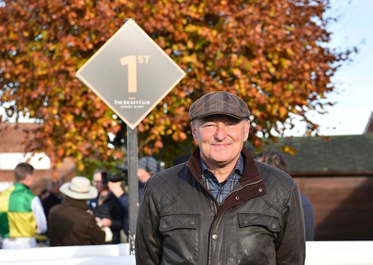 Generous racegoer steps in to help his local track by sponsoring the Lincolnshire National on Boxing